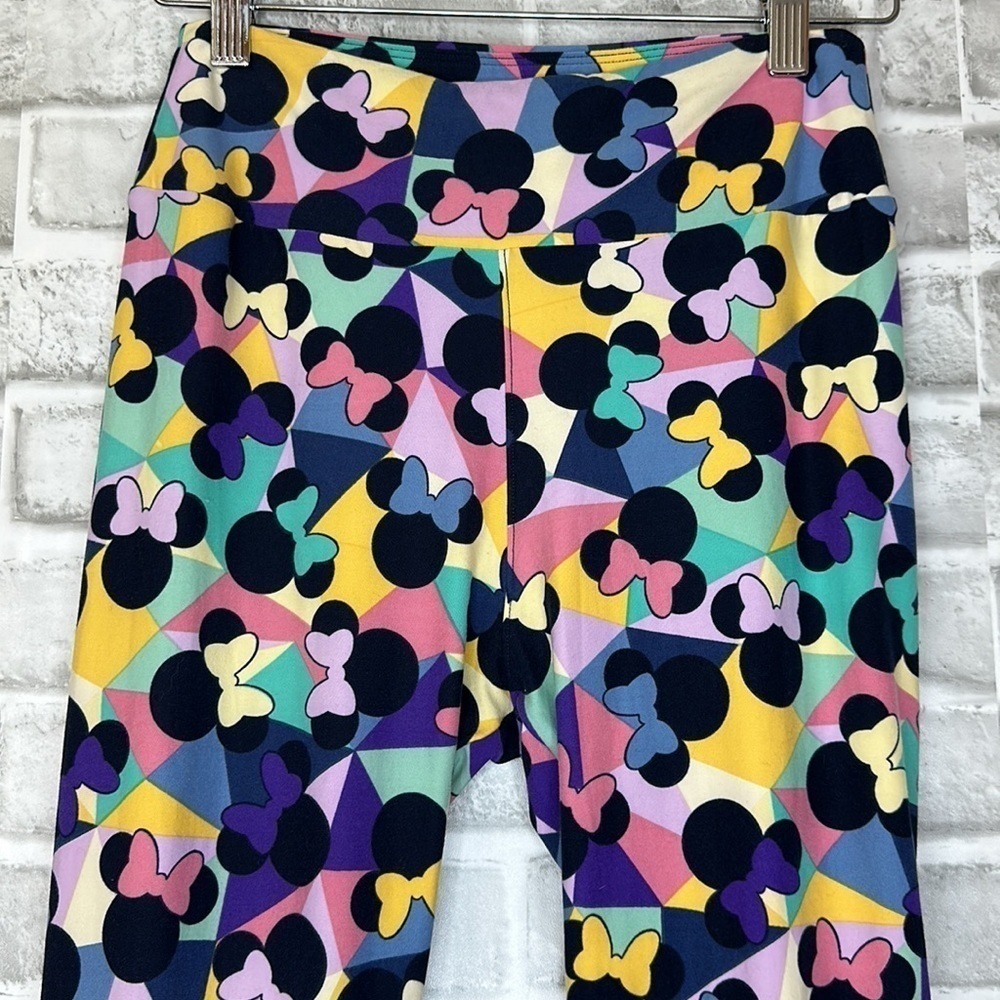 LULAROE women’s Minnie Mouse print buttery soft leggings. One size. EUC. No flaw